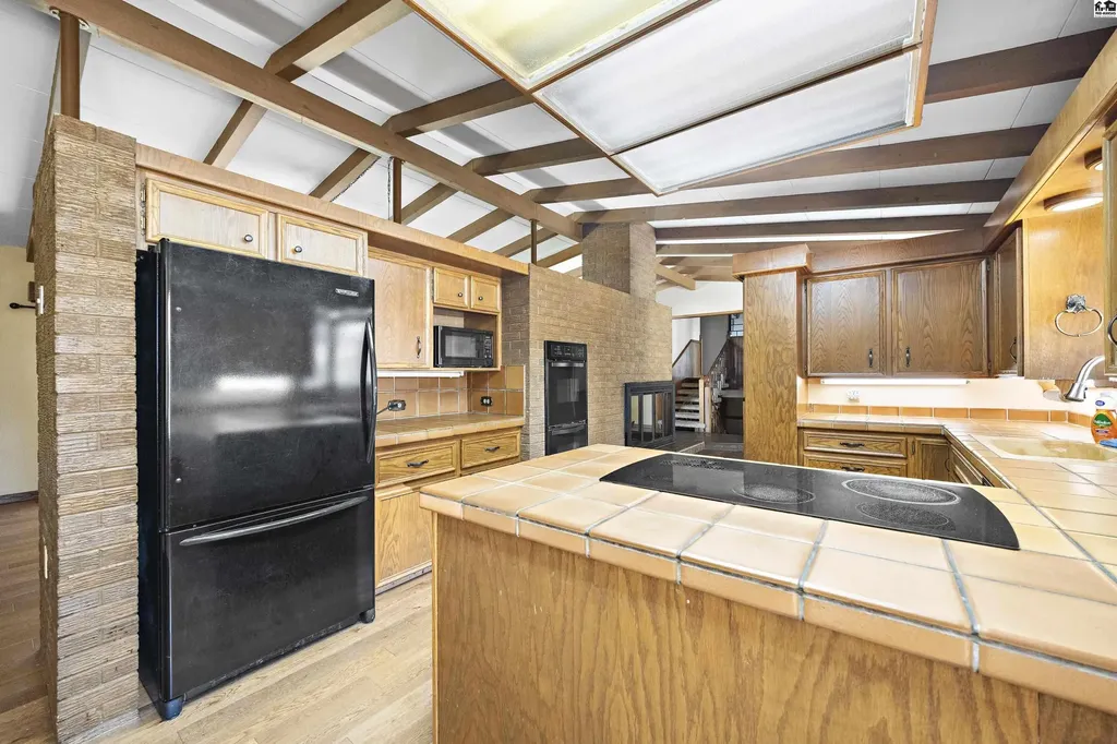 5 Juanita Street South Hutchinson KS 67505