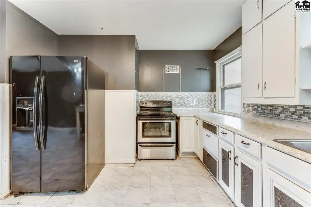 921 W 5th Street Newton KS 67114