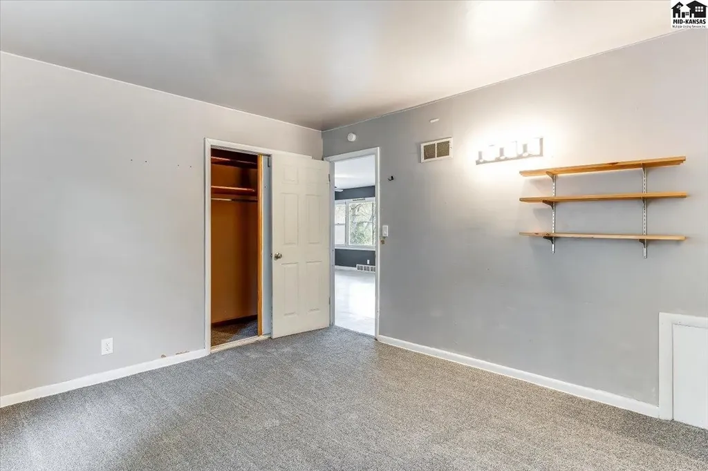 921 W 5th Street Newton KS 67114
