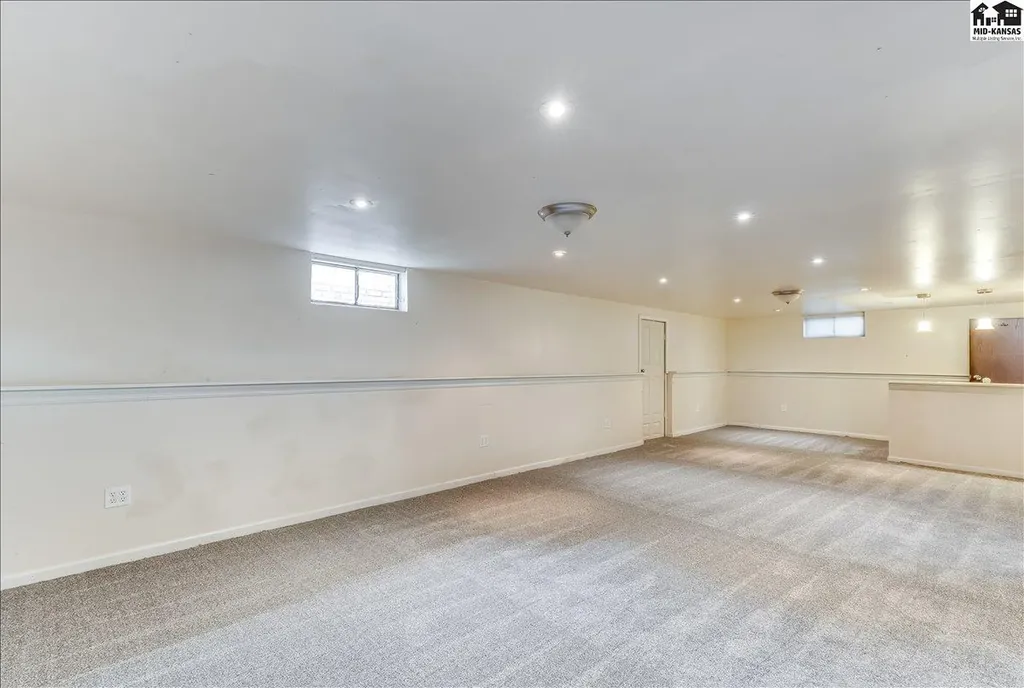 921 W 5th Street Newton KS 67114