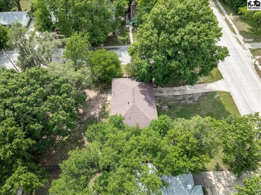 921 W 5th Street Newton KS 67114