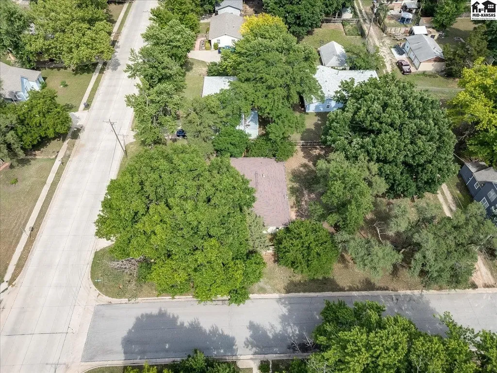 921 W 5th Street Newton KS 67114