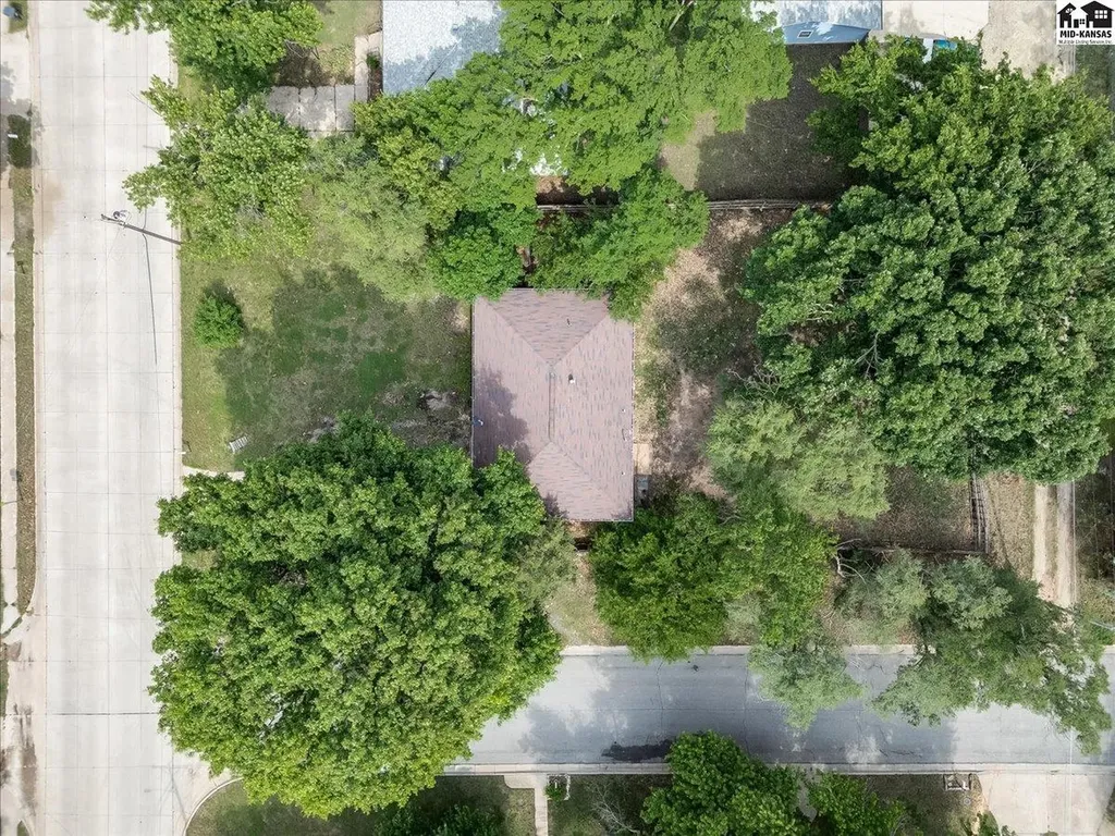 921 W 5th Street Newton KS 67114