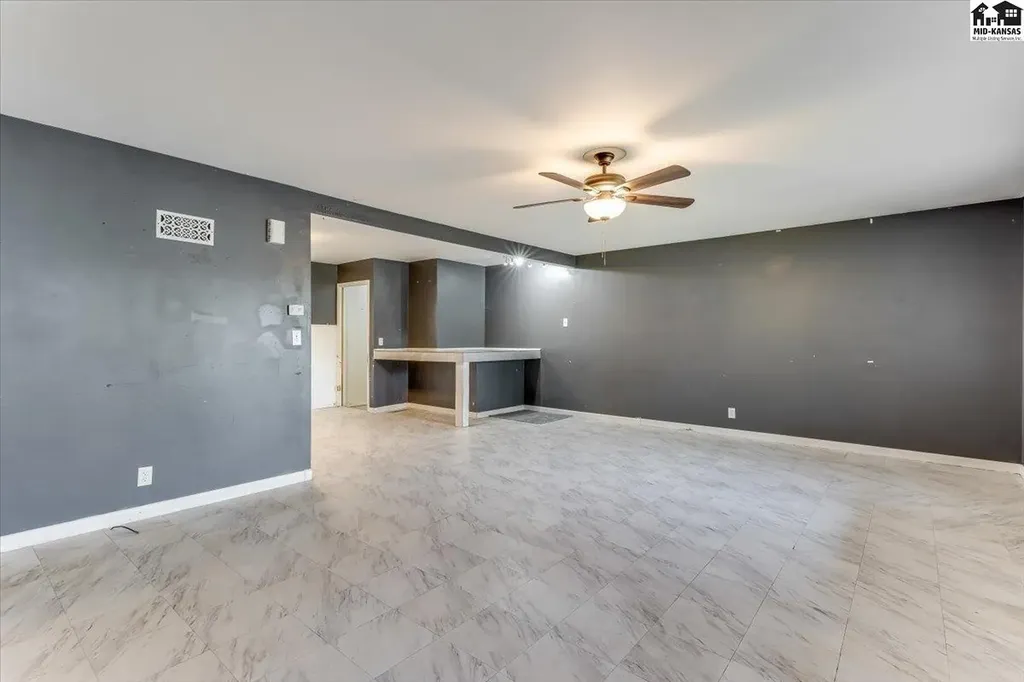 921 W 5th Street Newton KS 67114