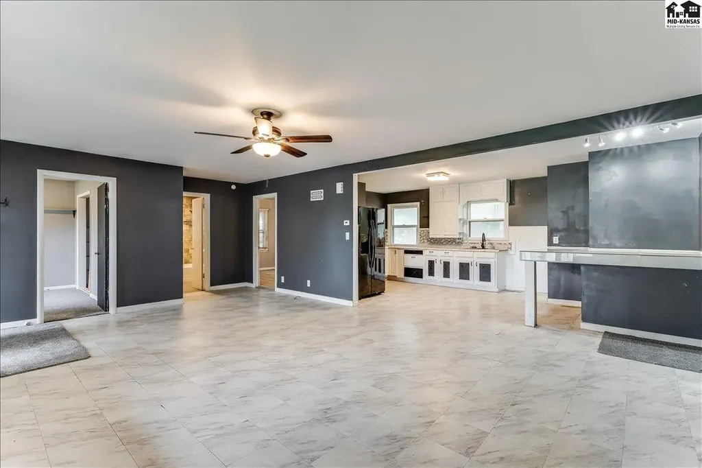 921 W 5th Street Newton KS 67114
