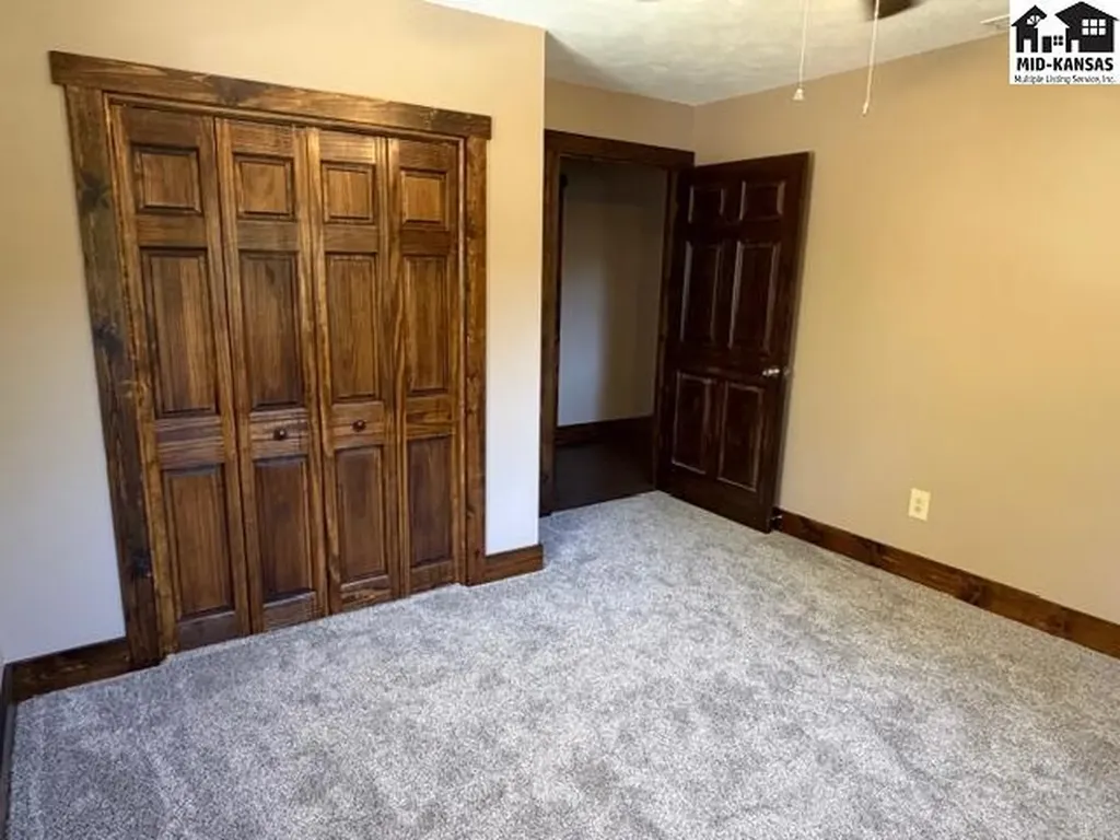 5517 E 17th Avenue Hutchinson KS 67501