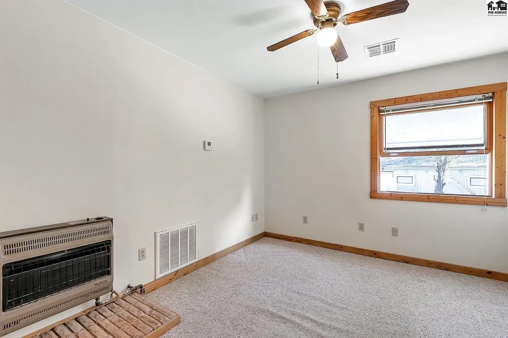 5517 E 17th Avenue Hutchinson KS 67501
