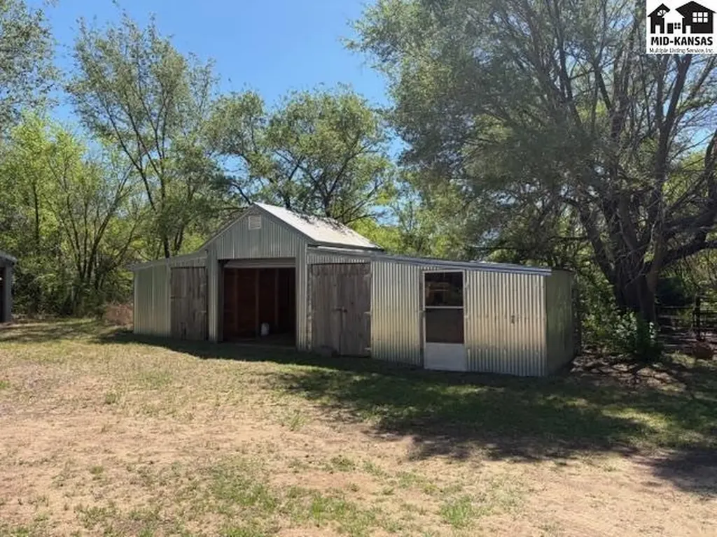 5517 E 17th Avenue Hutchinson KS 67501
