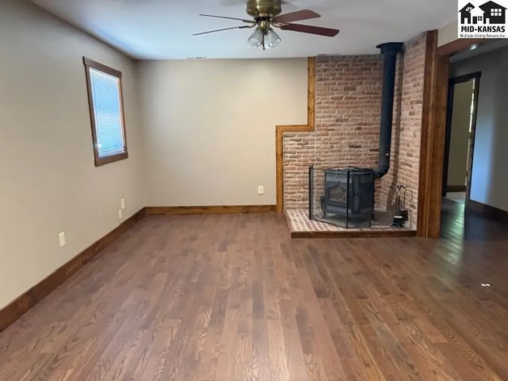 5517 E 17th Avenue Hutchinson KS 67501