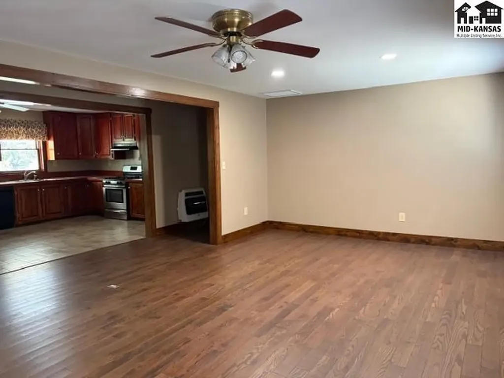 5517 E 17th Avenue Hutchinson KS 67501