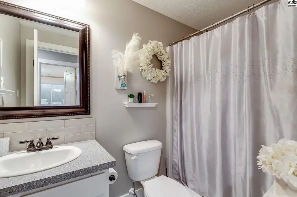 3040 N Susan Lane Mulvane KS 67110