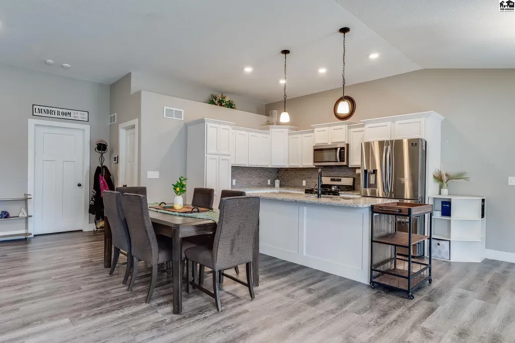 3040 N Susan Lane Mulvane KS 67110