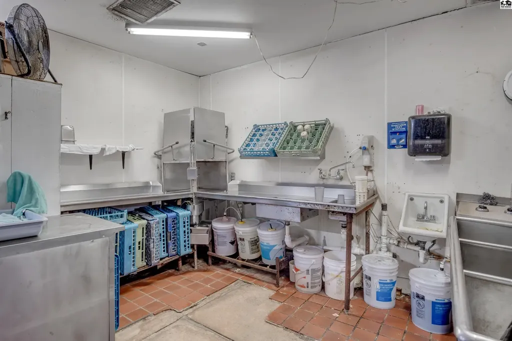 6803 W Highway K61 Hutchinson KS 67501