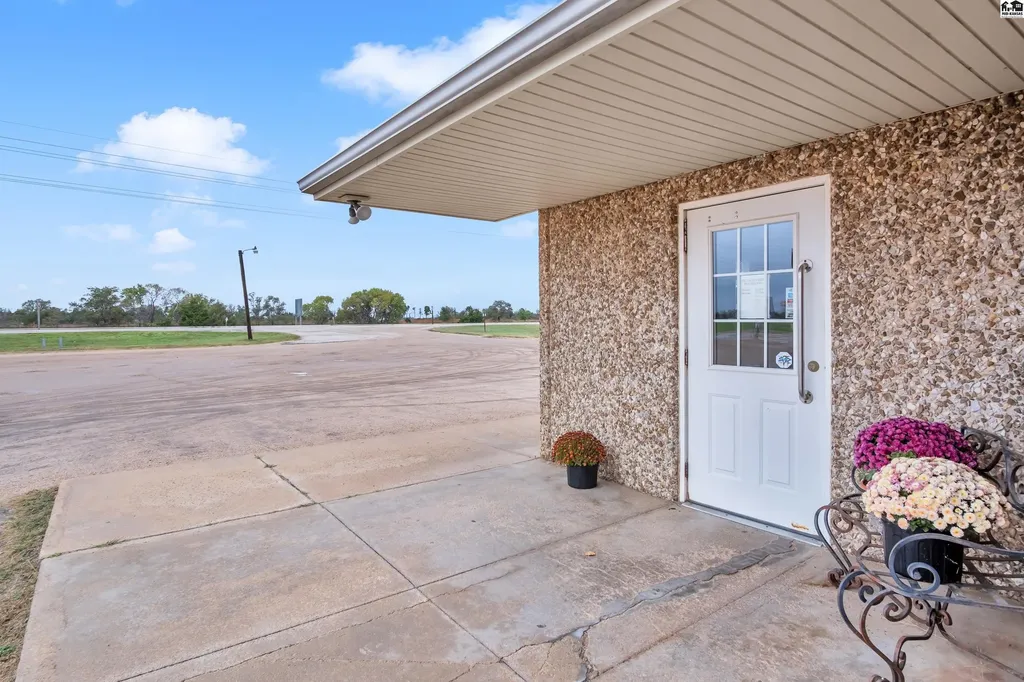 6803 W Highway K61 Hutchinson KS 67501