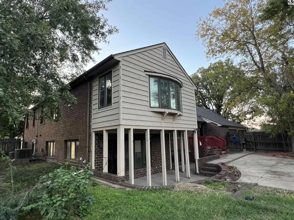 1224 Countryside Drive Mcpherson KS 67460