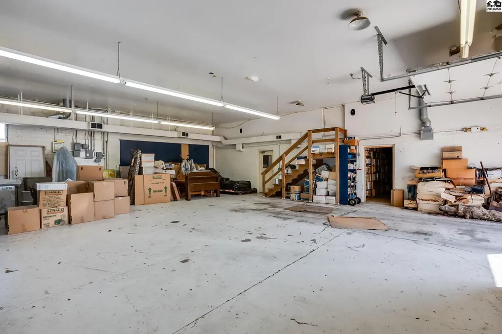 410 N Adams Street Hutchinson KS 67501