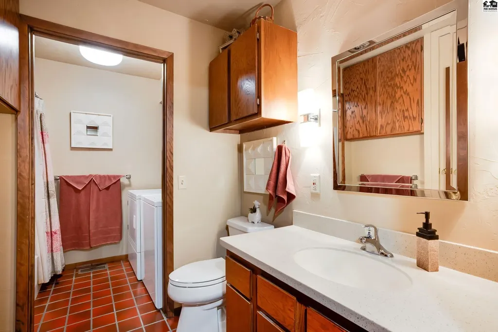 910 N Walnut Street Hutchinson KS 67501