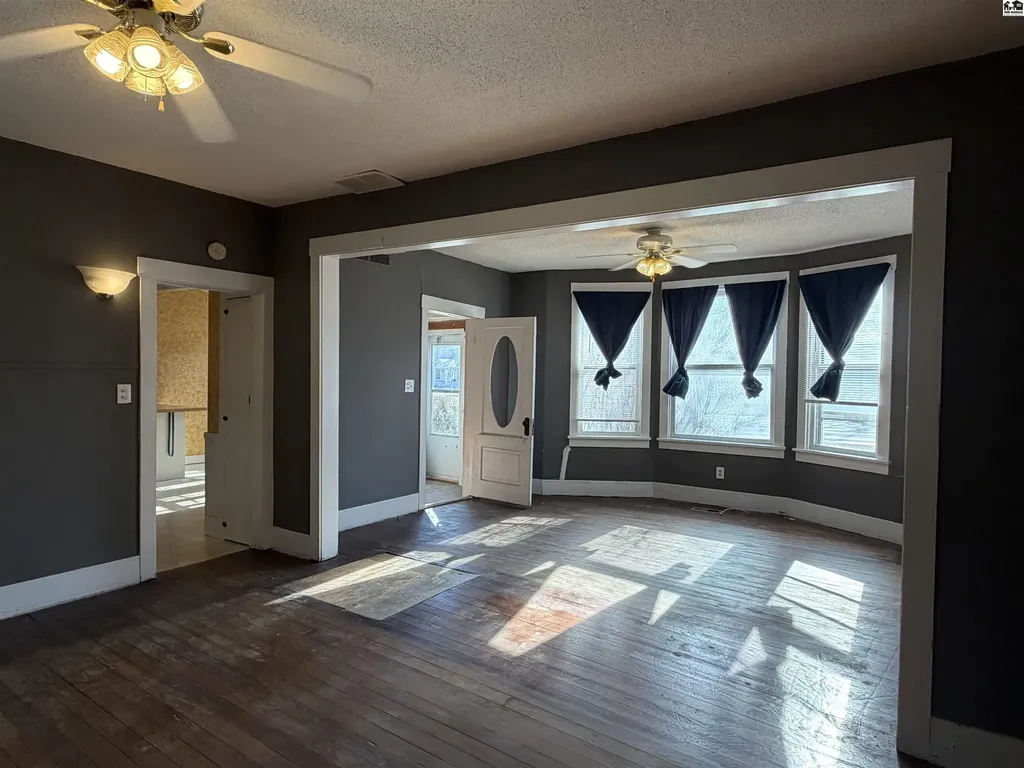 619 E Kansas Avenue Mcpherson KS 67460-0000