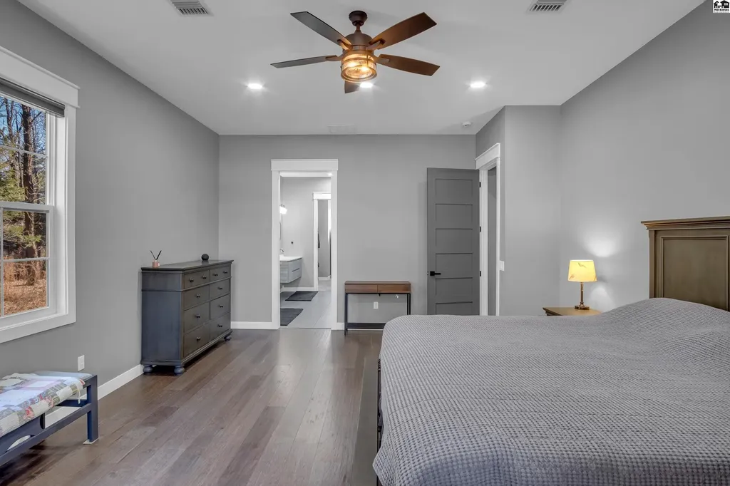 10606 Wildwood Drive Hutchinson KS 67502