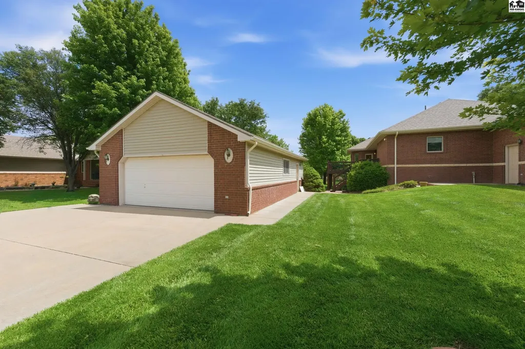 432 N Washington Street Cheney KS 67025
