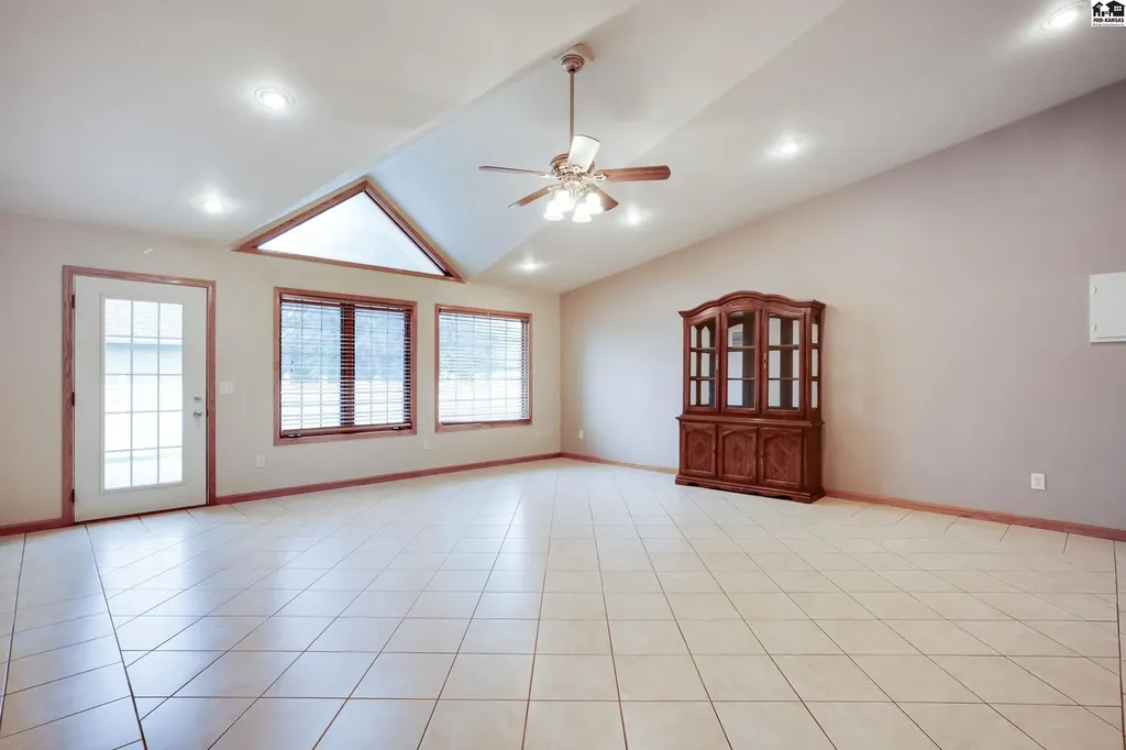 611 E 41st Avenue Hutchinson KS 67502