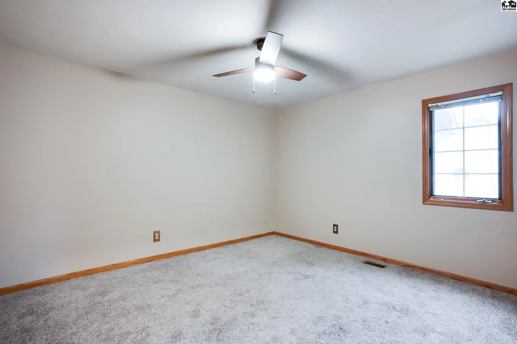 611 E 41st Avenue Hutchinson KS 67502
