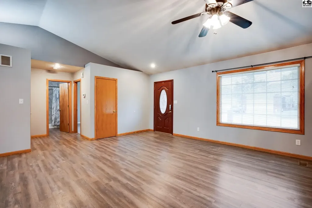 611 E 41st Avenue Hutchinson KS 67502