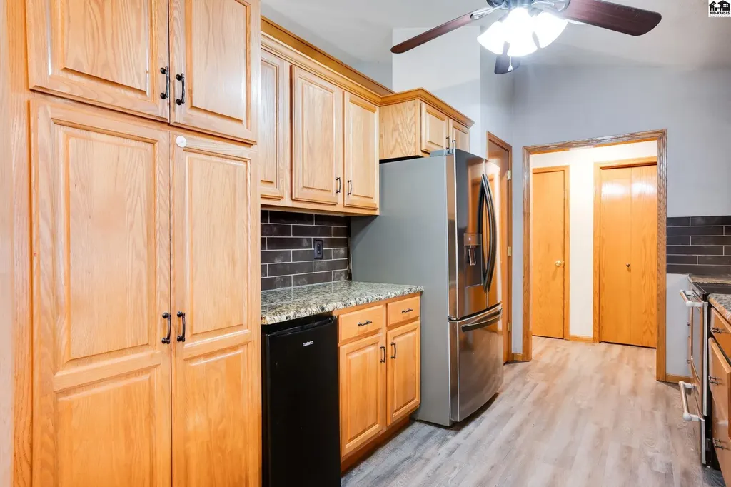 611 E 41st Avenue Hutchinson KS 67502