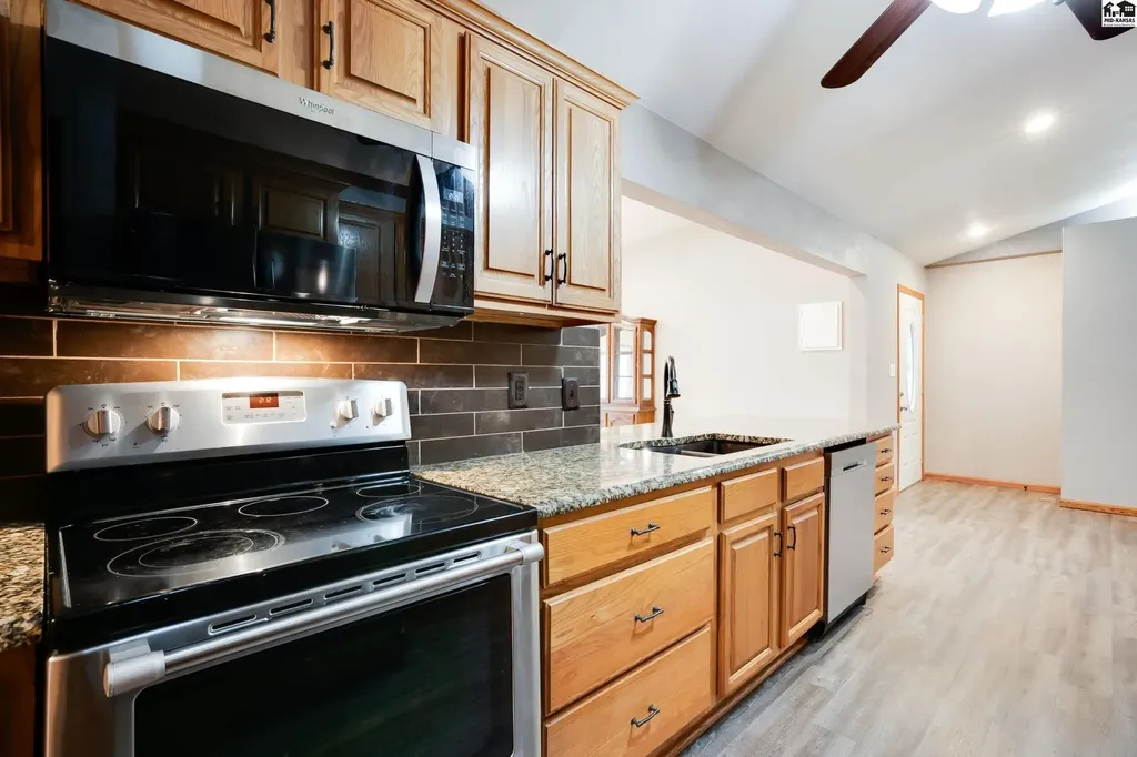 611 E 41st Avenue Hutchinson KS 67502