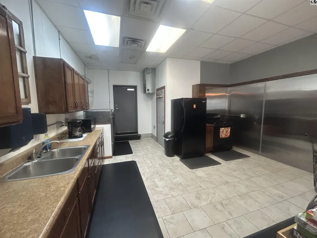 109 S Kansas Avenue Haven KS 67543