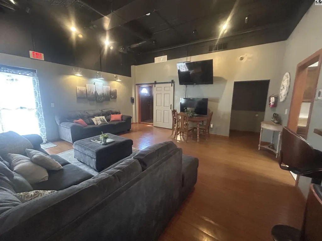 109 S Kansas Avenue Haven KS 67543