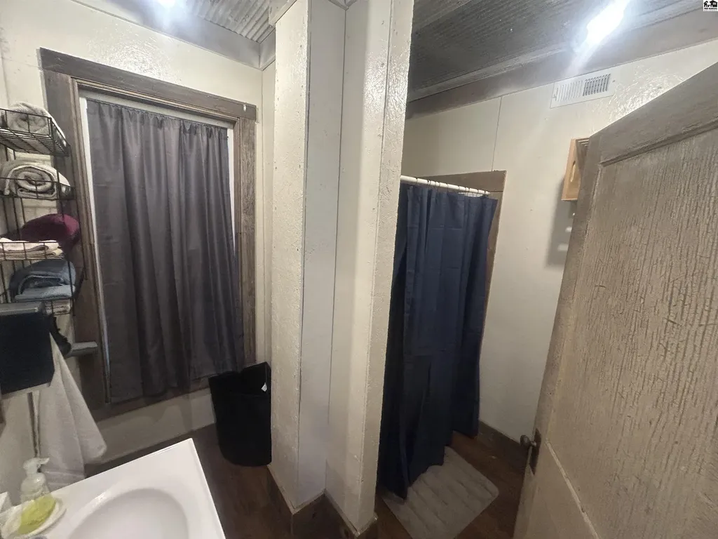 109 S Kansas Avenue Haven KS 67543