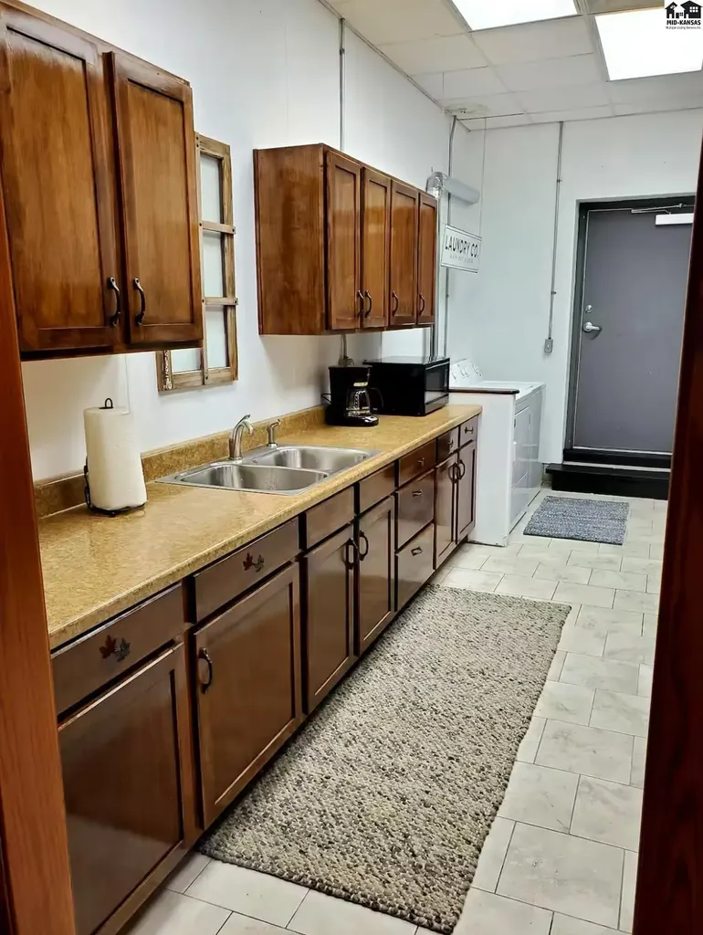 109 S Kansas Avenue Haven KS 67543