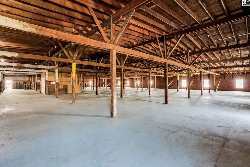 320 S Washington Street Hutchinson KS 67501