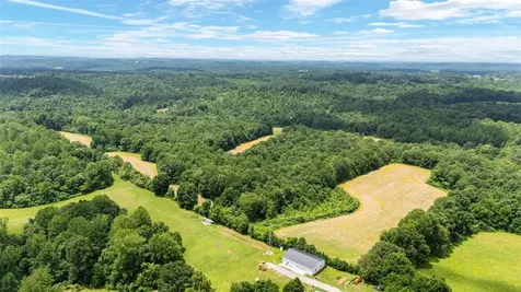 7396 Caneyville Road Morgantown KY 42261