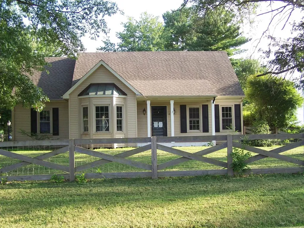 679 Collett Road Bowling Green KY 42104