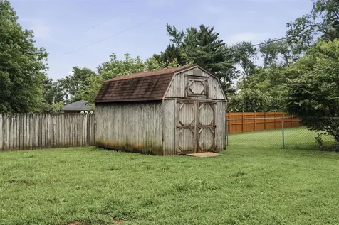2216 Grider Pond Road Bowling Green KY 42104