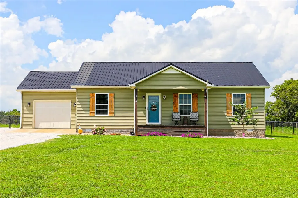 351 Rolling Way Smiths Grove KY 42171