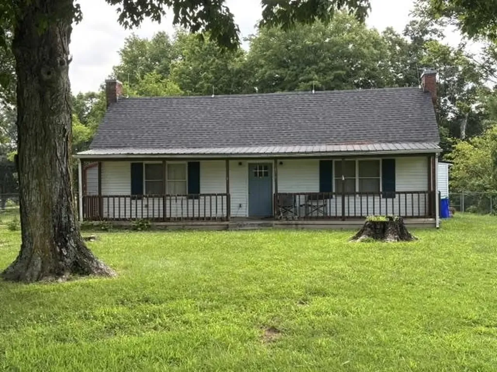 1850 Dennis Corinth Road Auburn KY 42206