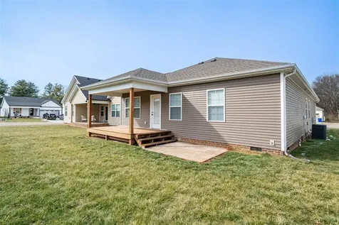 1968 Spring Lakes Circle Bowling Green KY 42104