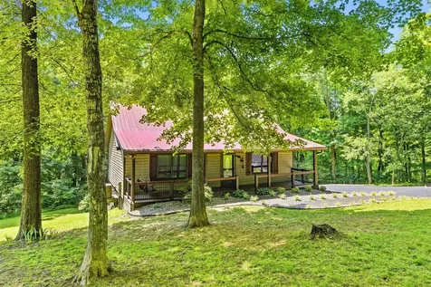 1767 Smiths Grove Road Scottsville KY 42164