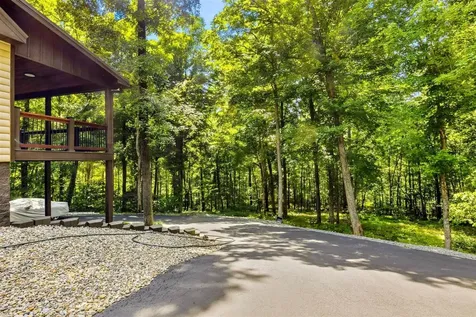 1767 Smiths Grove Road Scottsville KY 42164