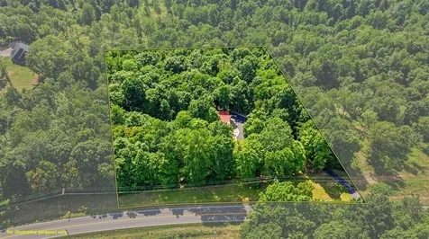 1767 Smiths Grove Road Scottsville KY 42164