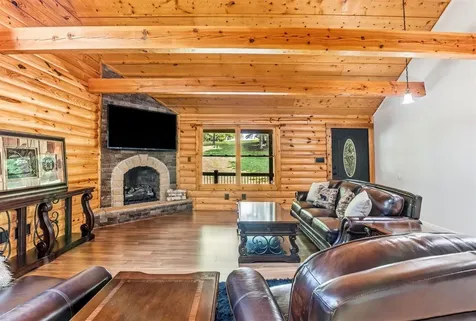 1767 Smiths Grove Road Scottsville KY 42164