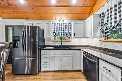 1767 Smiths Grove Road Scottsville KY 42164