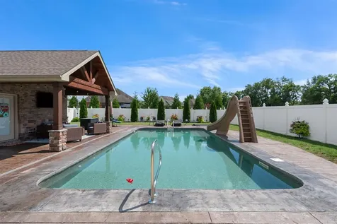1748 Grider Pond Road Bowling Green KY 42104