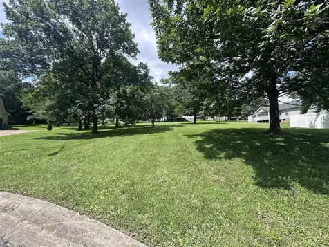 Lot 7 Buttercup Court Greenville KY 42345