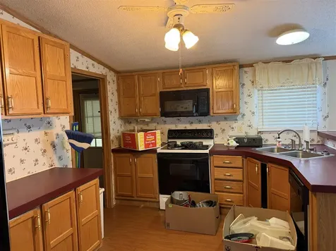 4813 Cemetary Road Scottsville KY 42164