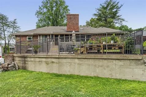 127 Ridgewood Court Bowling Green KY 42103
