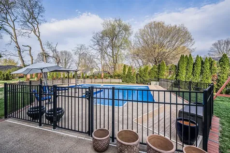 961 Threewood Circle Bowling Green KY 42103